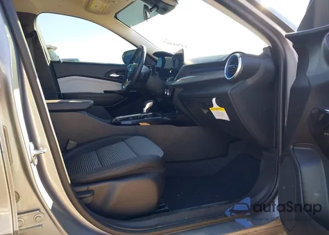 2025 Chevrolet Trax Fwd Lt z USA, uszkodzony, nr VIN KL77LHEP4SC153425